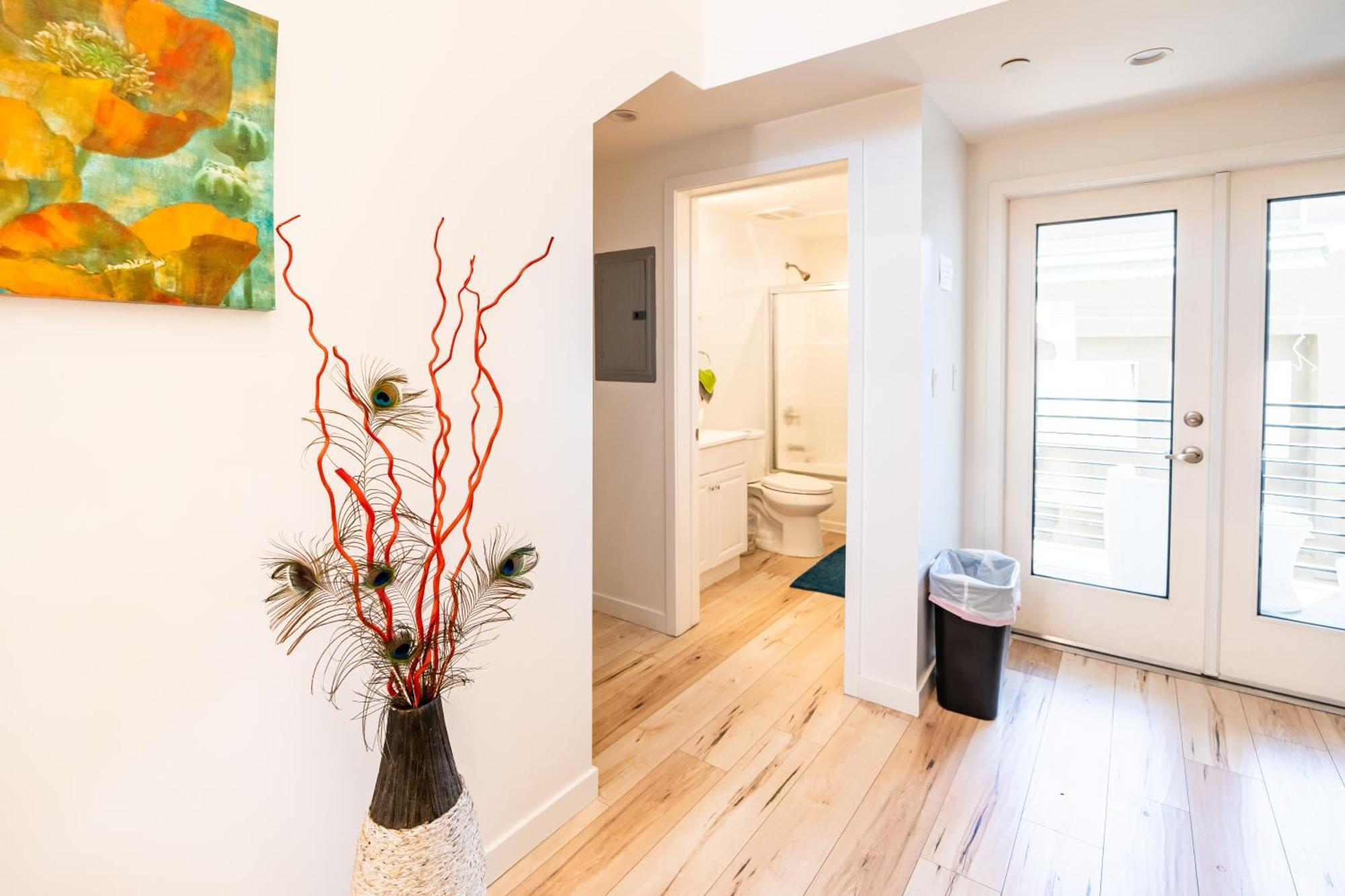 Chic Modern Loft In Hollywood 1 Bedroom With Balcony & Free Secure Parking Apartamento